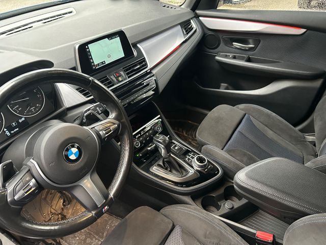 Fahrzeugabbildung BMW Active Tourer 220 i M Sport Autom.+Navi+Allw.LM+