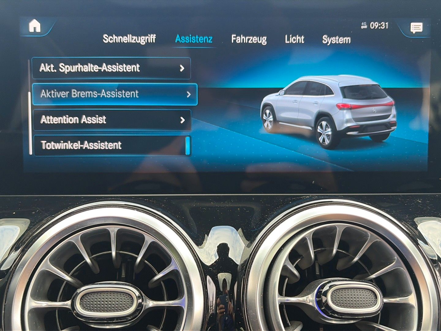 Mercedes-Benz EQA 350 4Matic SO96% Pano 360 HUD AHK Night 18 foto 24