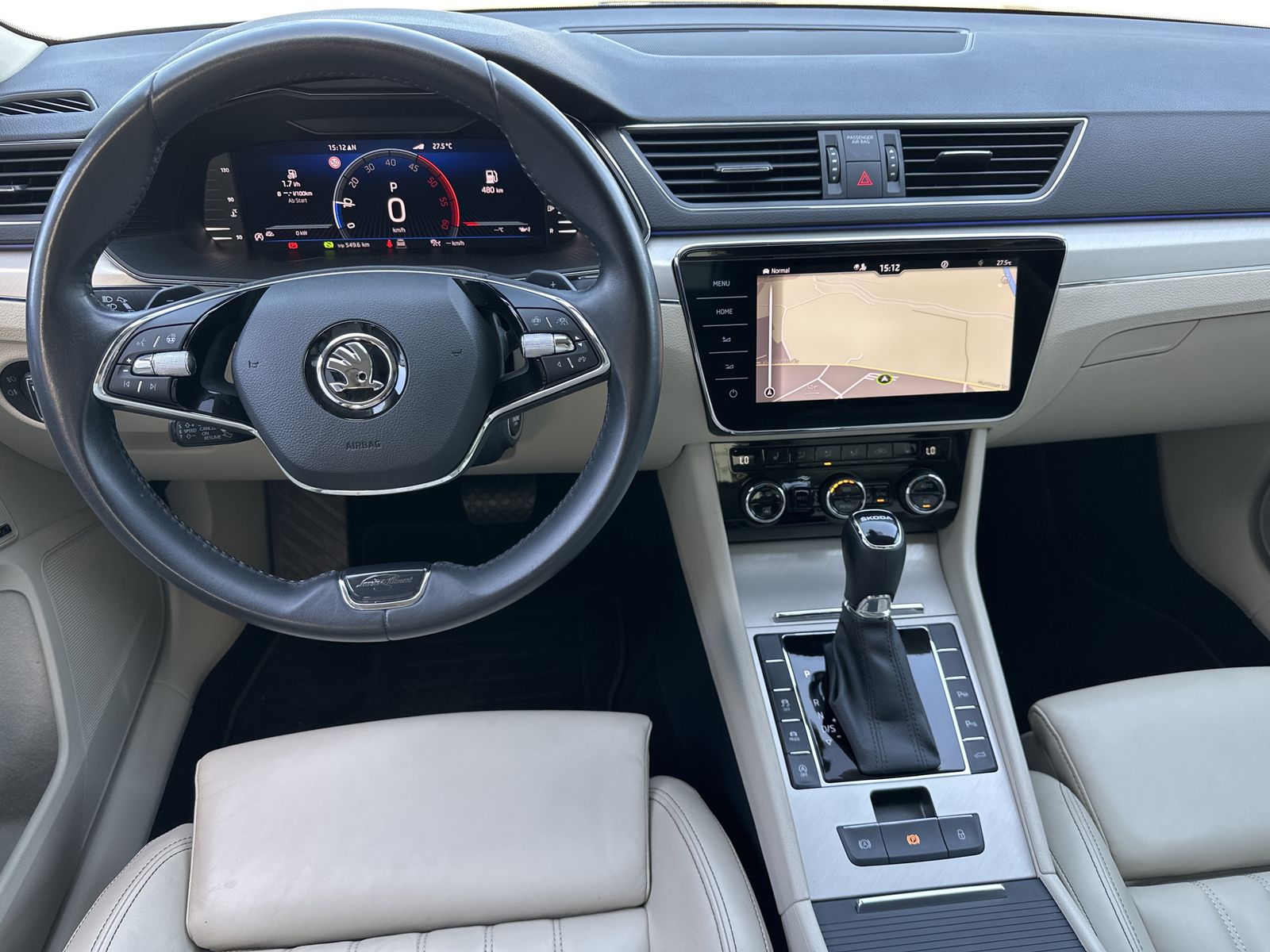 Fahrzeugabbildung SKODA Superb Combi L&K NAV+MATRIX+ACC+PANO+CANTON+DCC