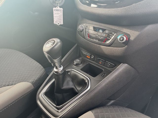 Ford Tourneo Courier 1.5 TDCI Titanium Temp+Navi+Klim