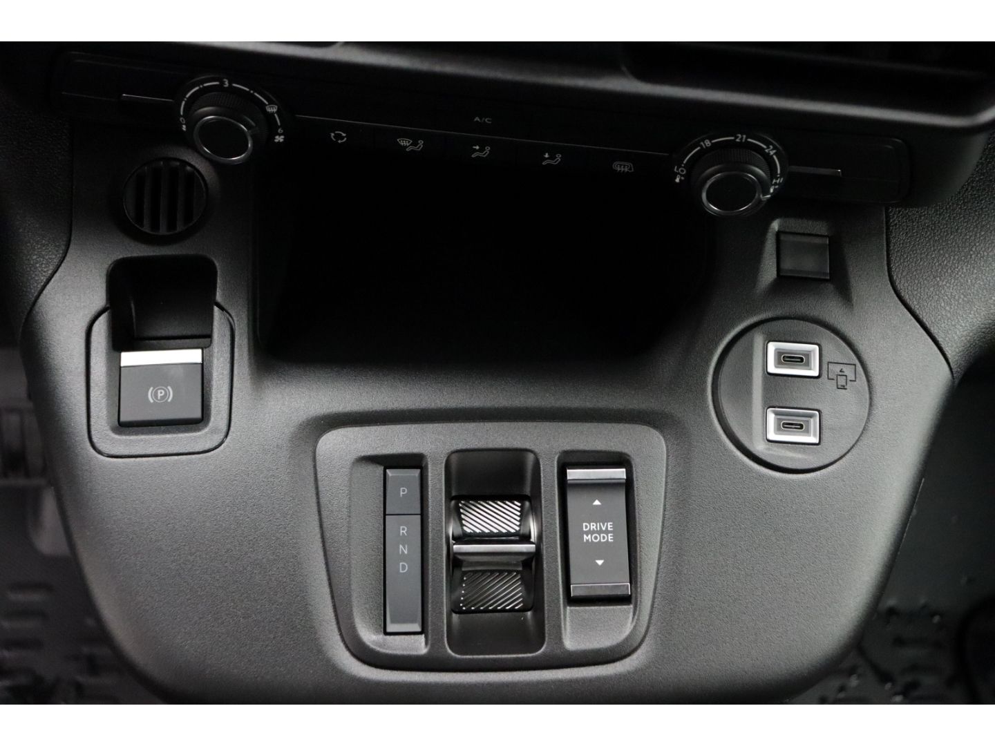 Fahrzeugabbildung Fiat Doblo E- Kastenwagen XL 100 kW digit.Rückspiegel