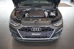AUDI A4 Limousine 35 TDI S line | MMI Plus | AHK AUDI A4 Limousine 35 TDI S line | MMI Plus | AHK