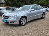 Mercedes-Benz E 200 Kompressor*Autom.*PDC*Tempom.*Sitzh.* - Mercedes-Benz E 200: T Kompressor