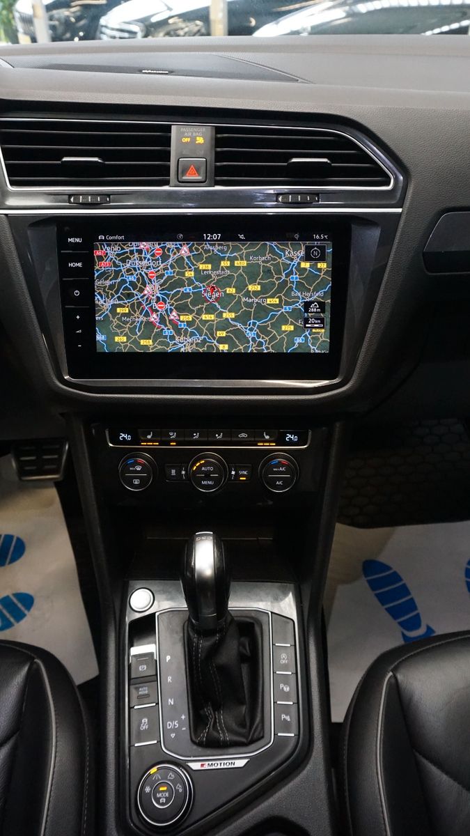 Fahrzeugabbildung Volkswagen Tiguan 4Motion R line *PANO*KAMERA*PERLMUTT*