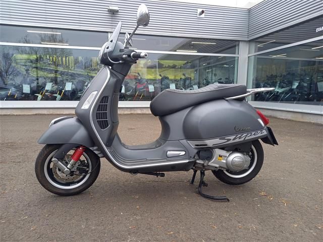 Vespa GTS Super 300