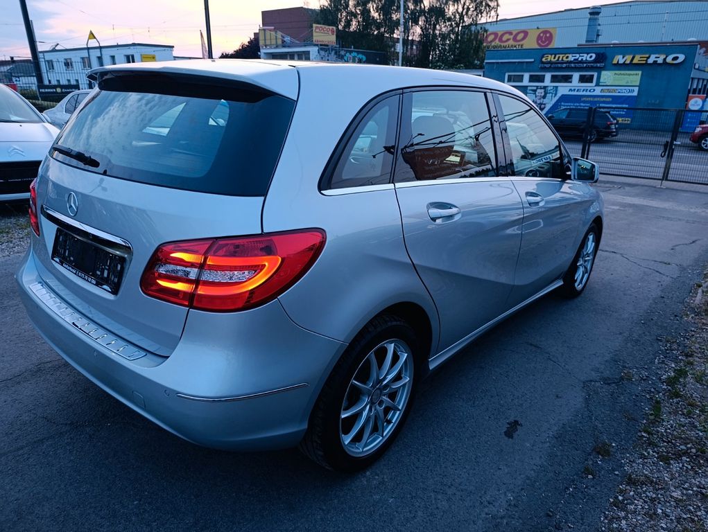 Mercedes-Benz B 180 CDI*NAVI*PDC*TEMPOMAT*SITZ-H*LED*XENON*