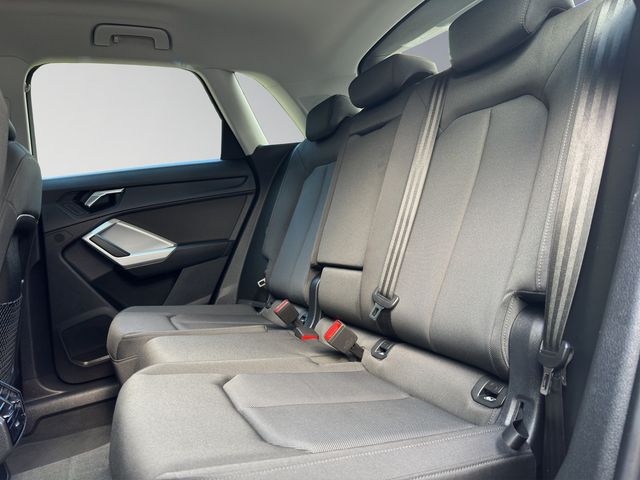 Q3 35 2.0 TDI advanced KAMERA SHZ AHK LED