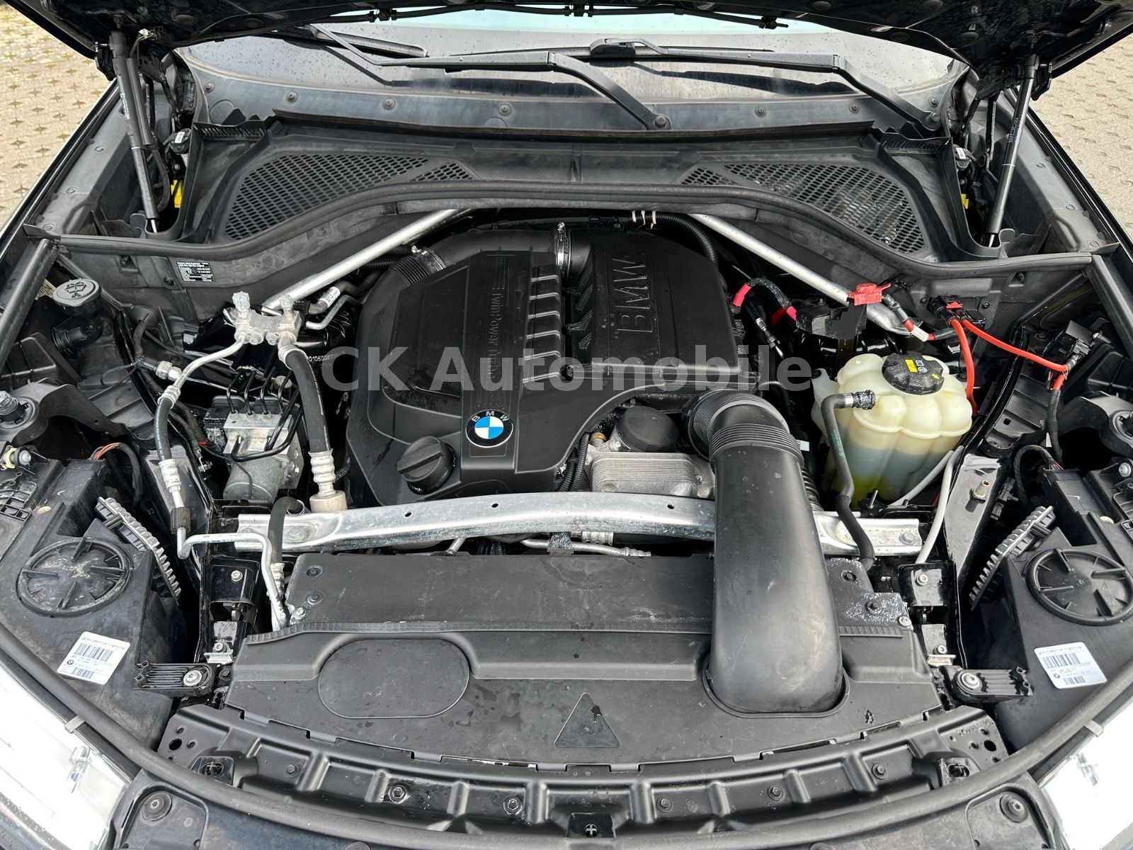 Fahrzeugabbildung BMW X5 xDrive 35i M-Sport/Navi/Pano/Head-Up/LED/AHK