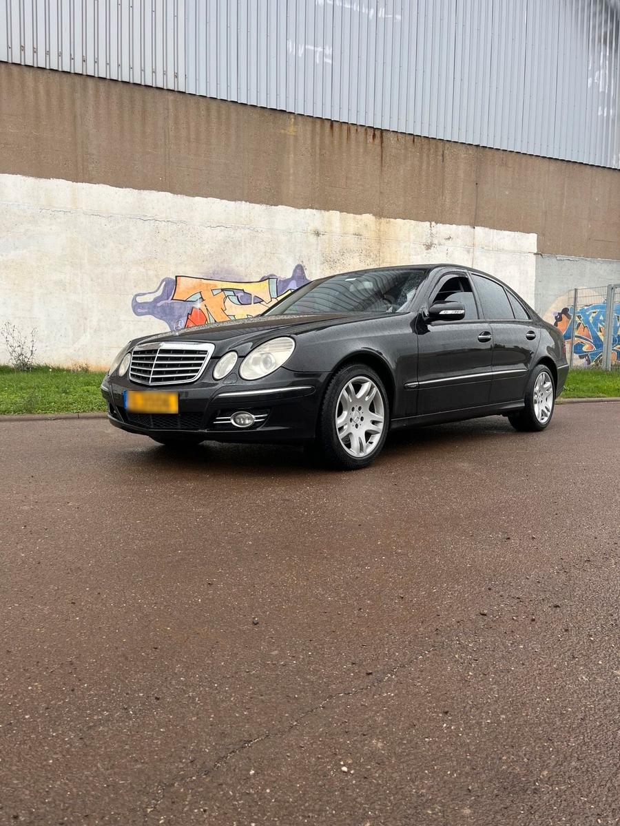 Mercedes-Benz E 320