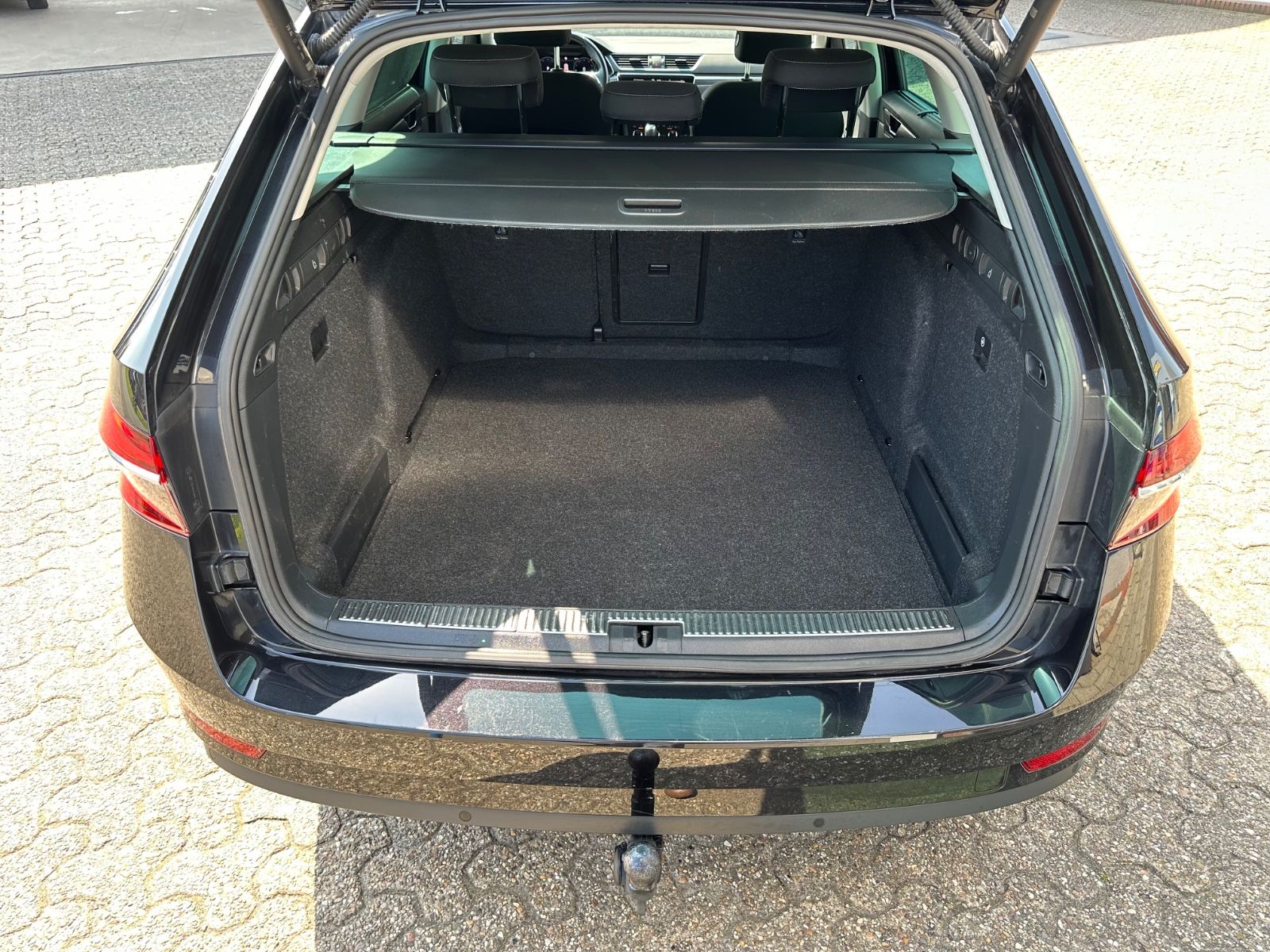 Fahrzeugabbildung SKODA Superb Combi 2.0 TDI Style AHK/Fahrass.Plus/Colu