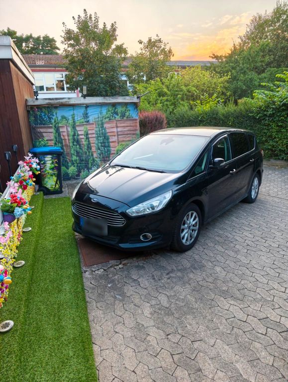 Image of Ford S-Max