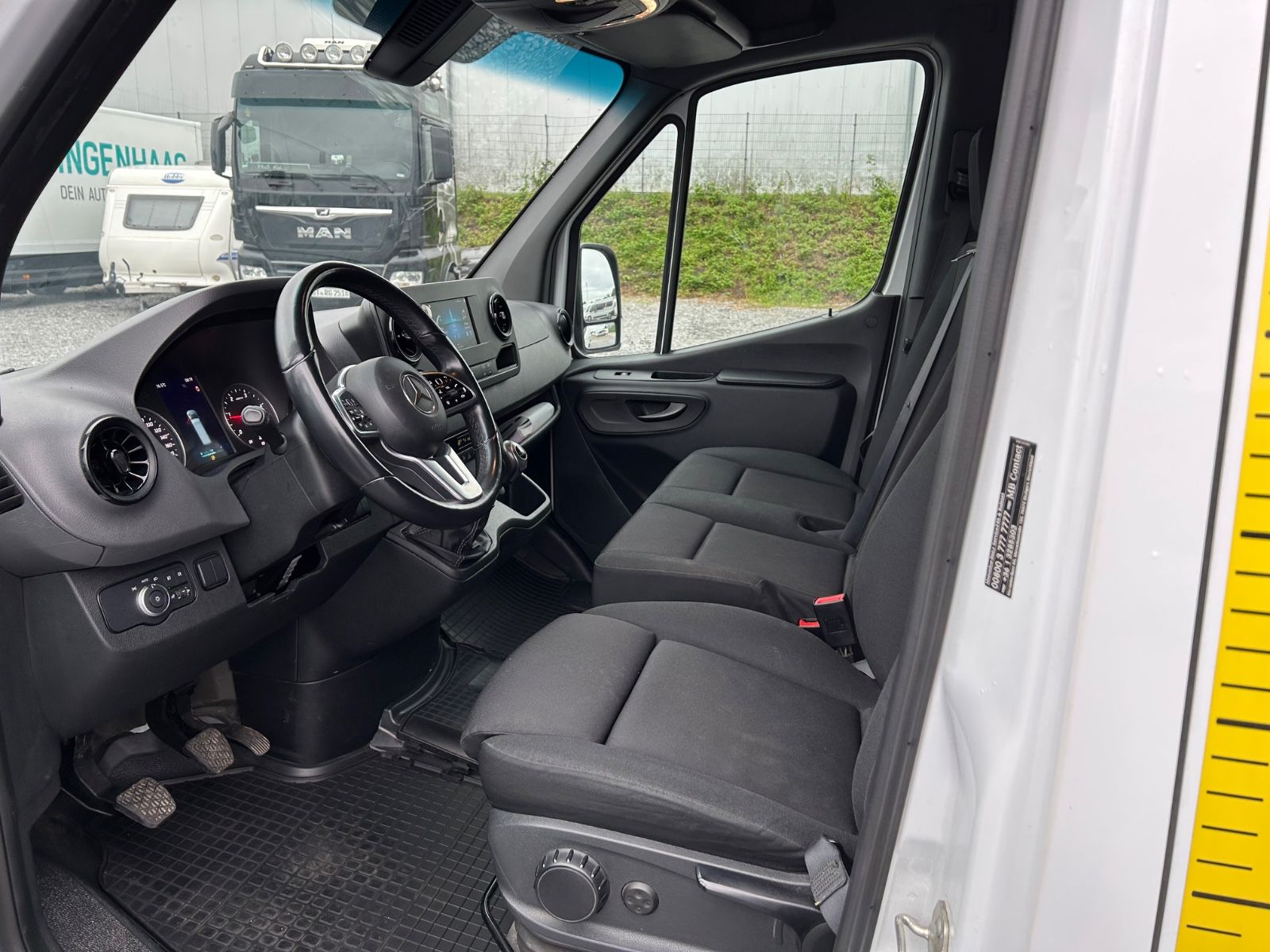 Fahrzeugabbildung Mercedes-Benz Sprinter III  317 CDI  L3 H2 Klima Kamera MBUX