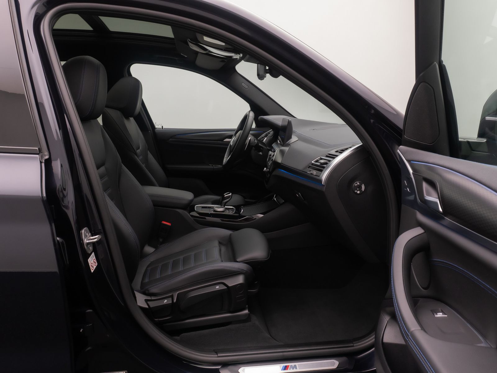 Fahrzeugabbildung BMW X3 xD30e M Sport Laser DAB Kamera HUD Panorama