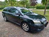Toyota Avensis Combi Travel 2,2-l-D-CAT Travel - Toyota Avensis aus 2008 mit Diesel-Antrieb
