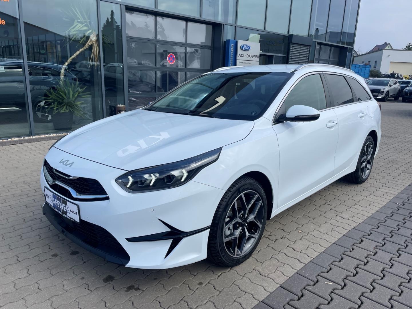 Kia Ceed_sw Ultimate Edition AppleCarPlay P8 P9