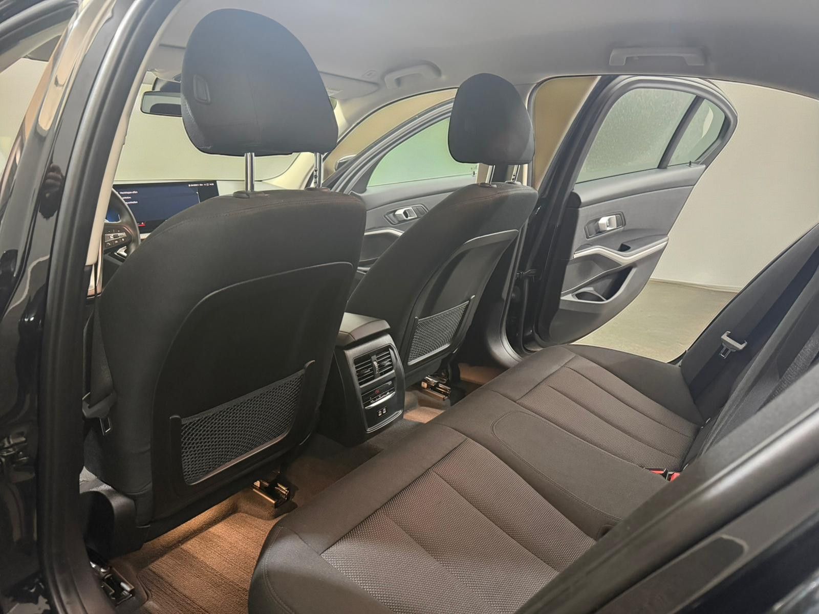 BMW 320d Limo xDrive Shadow-Line AHK*WIDE*LED*CARPLA foto 11