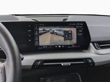 2025 BMW IX2 缩略图 18