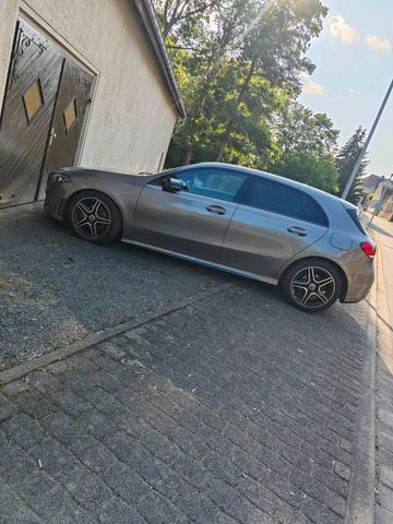 MERCEDES-BENZ Mercedes-Benz A Klasse Amg-Line W177 A180d