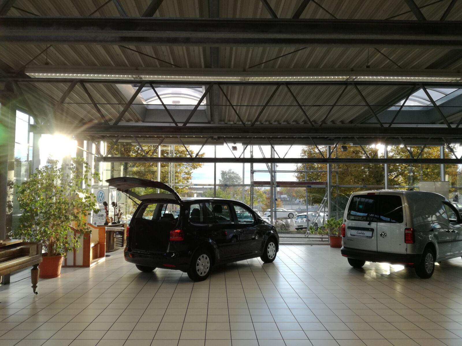 showroom-image-top