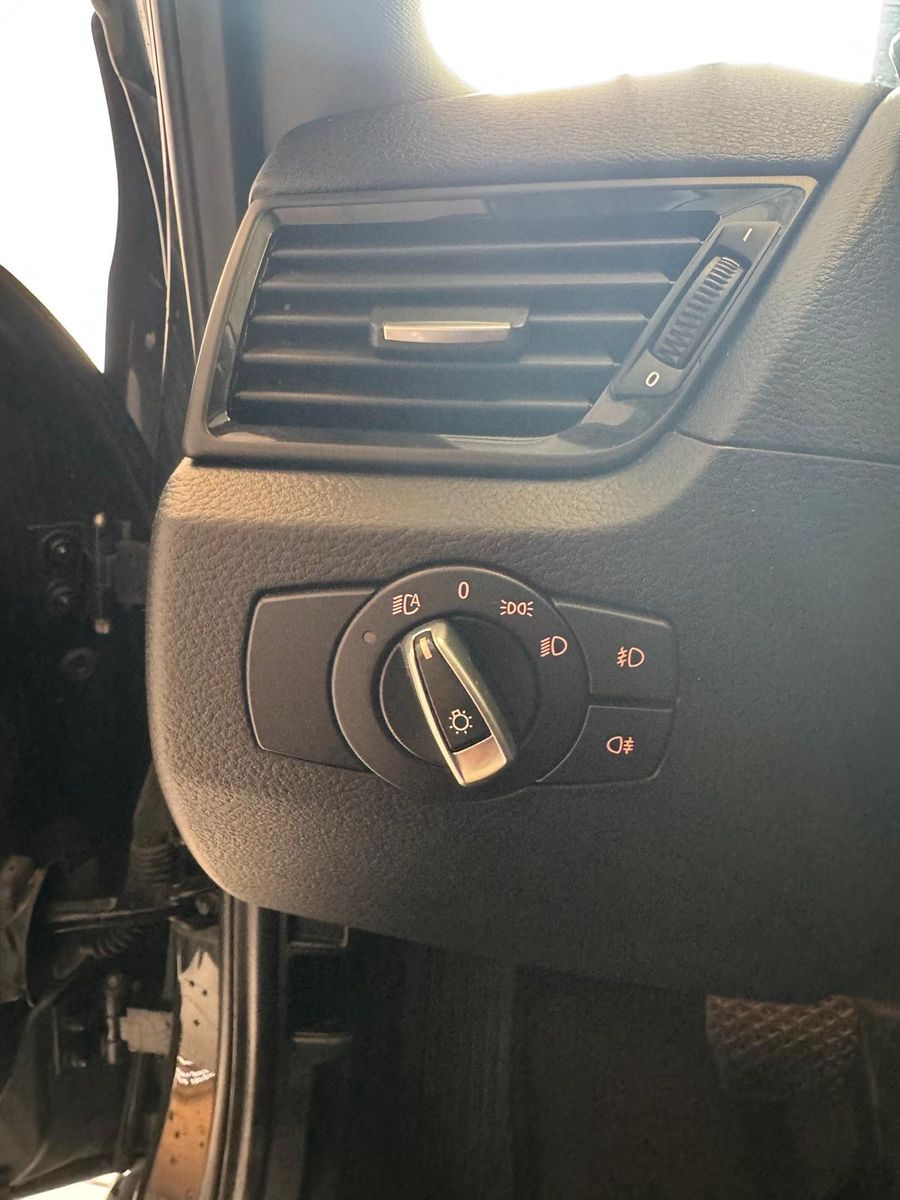 Fahrzeugabbildung BMW X1 18 d xDrive /NAVI/XENON/ALLRAD/GARANTIE