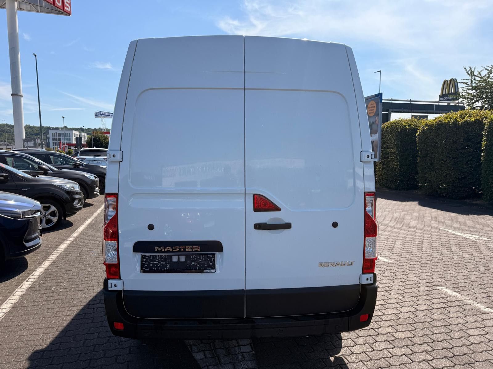 Fahrzeugabbildung Renault Master III Kasten L1H2 HKa 3,5t / MWST