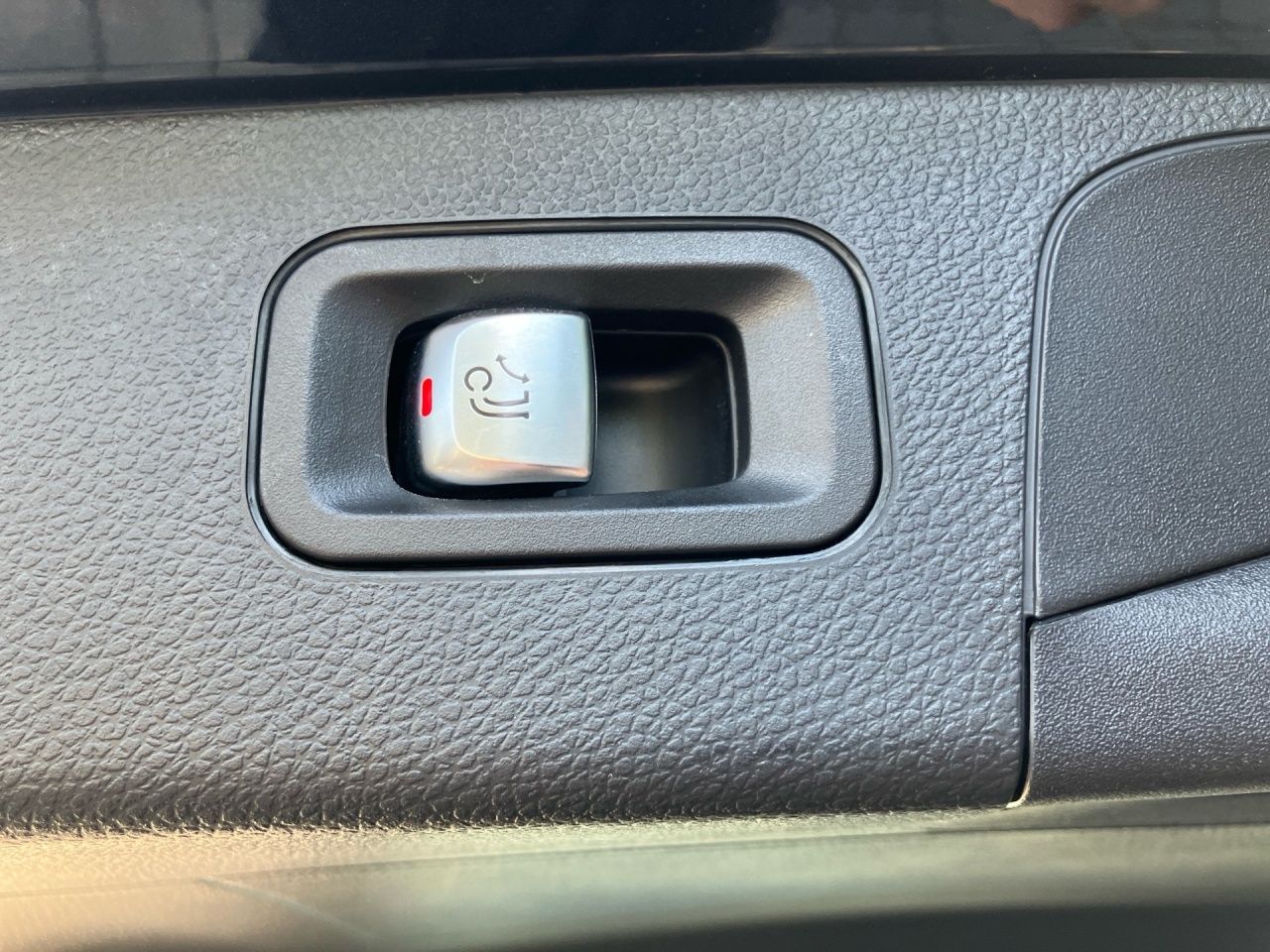 Fahrzeugabbildung Mercedes-Benz GLC 200 d 4M APPLE+AHK+KAMERA+LED+EASYPACK