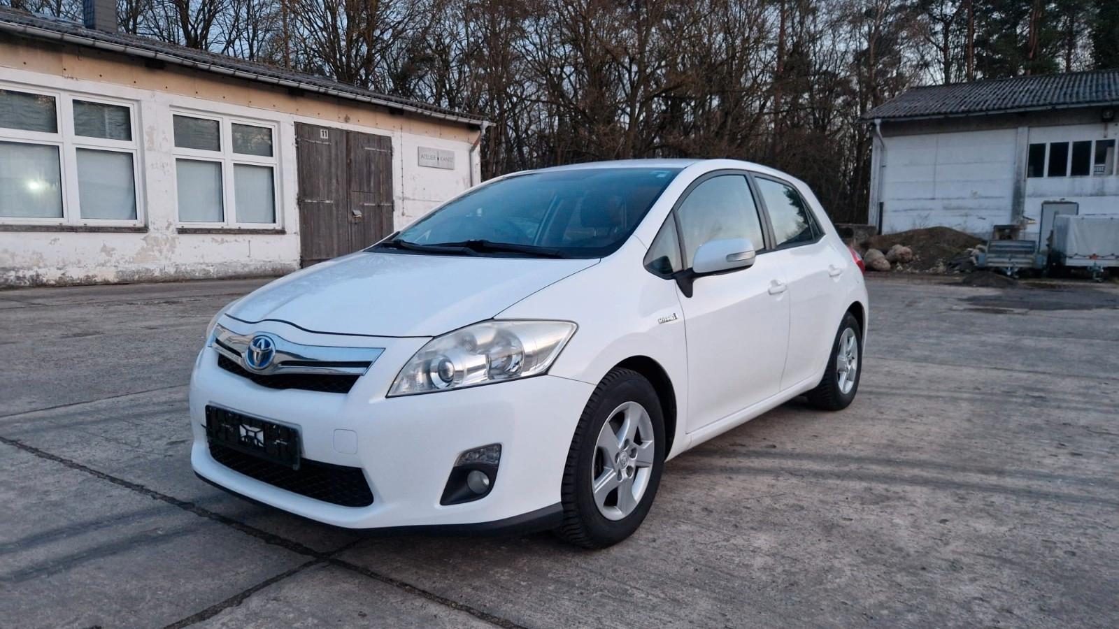 Toyota Auris Hybrid Life