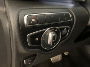 Mercedes V 220 - 11