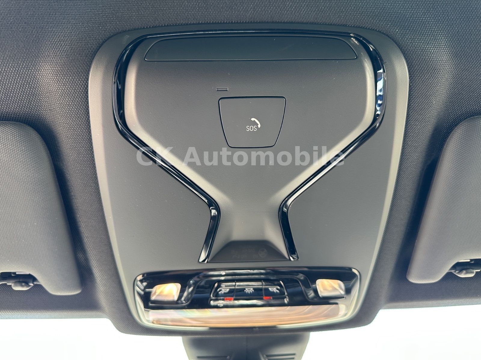 Fahrzeugabbildung BMW 320d Touring M-Sport Facelift/Shadow-Line/Navi