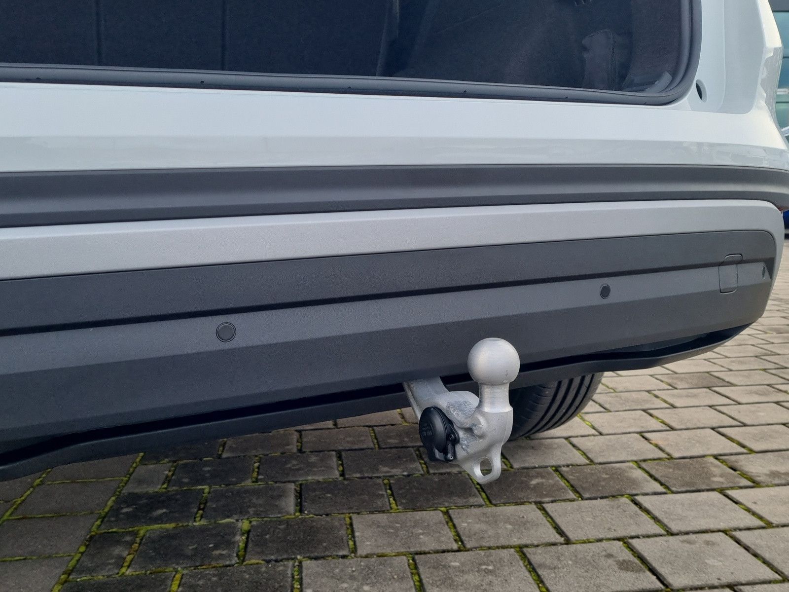 Fahrzeugabbildung SKODA Kodiaq Selection 2,0 TDI 4x4 AHK Licht&Sicht 19"