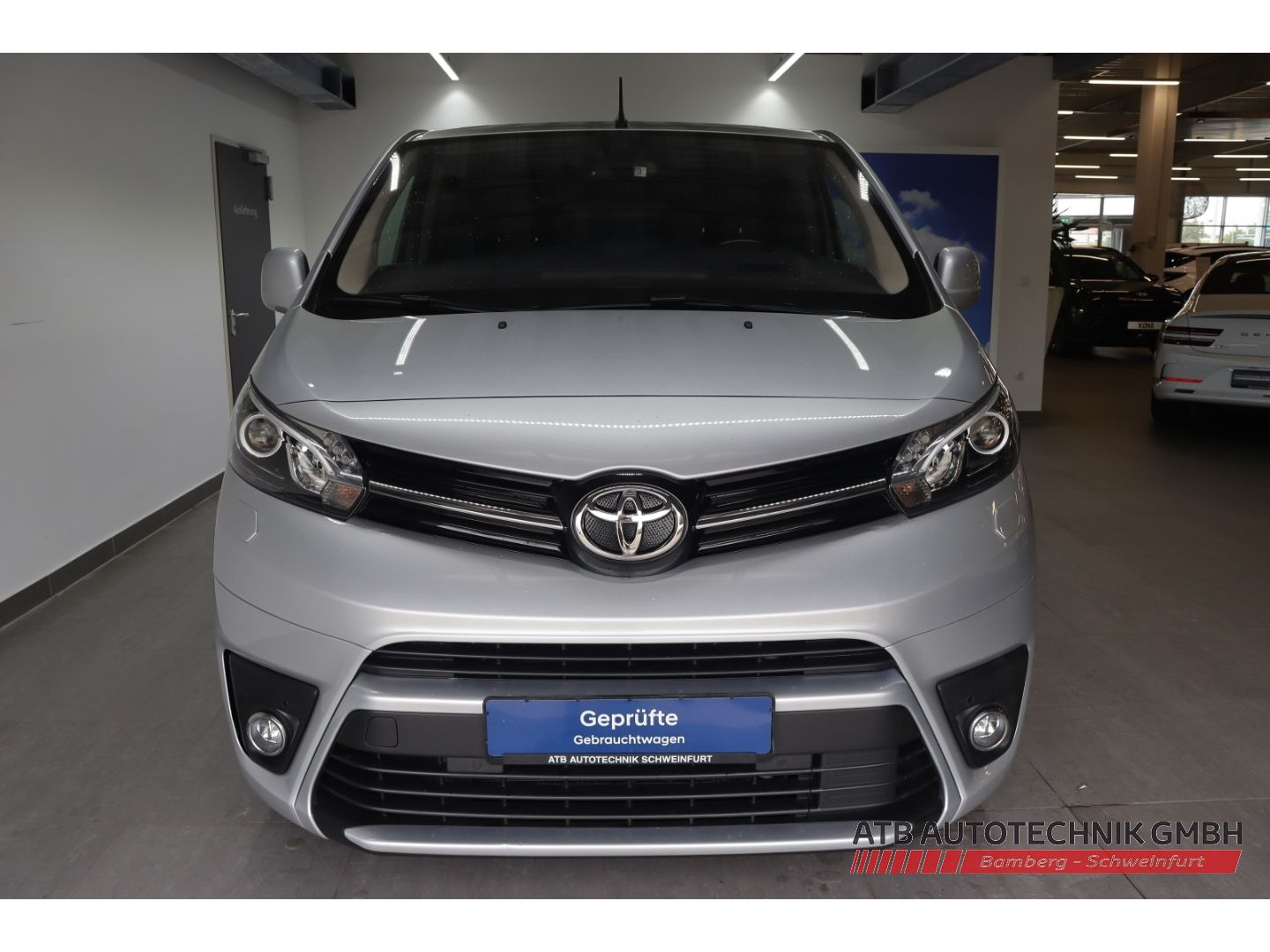Fahrzeugabbildung Toyota Proace Verso 2.0 l L1 Executive 6-Sitzer