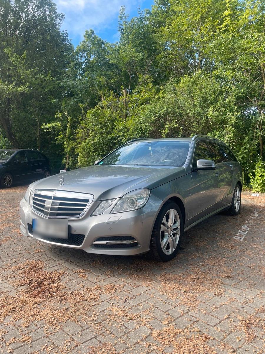 Mercedes-Benz 220