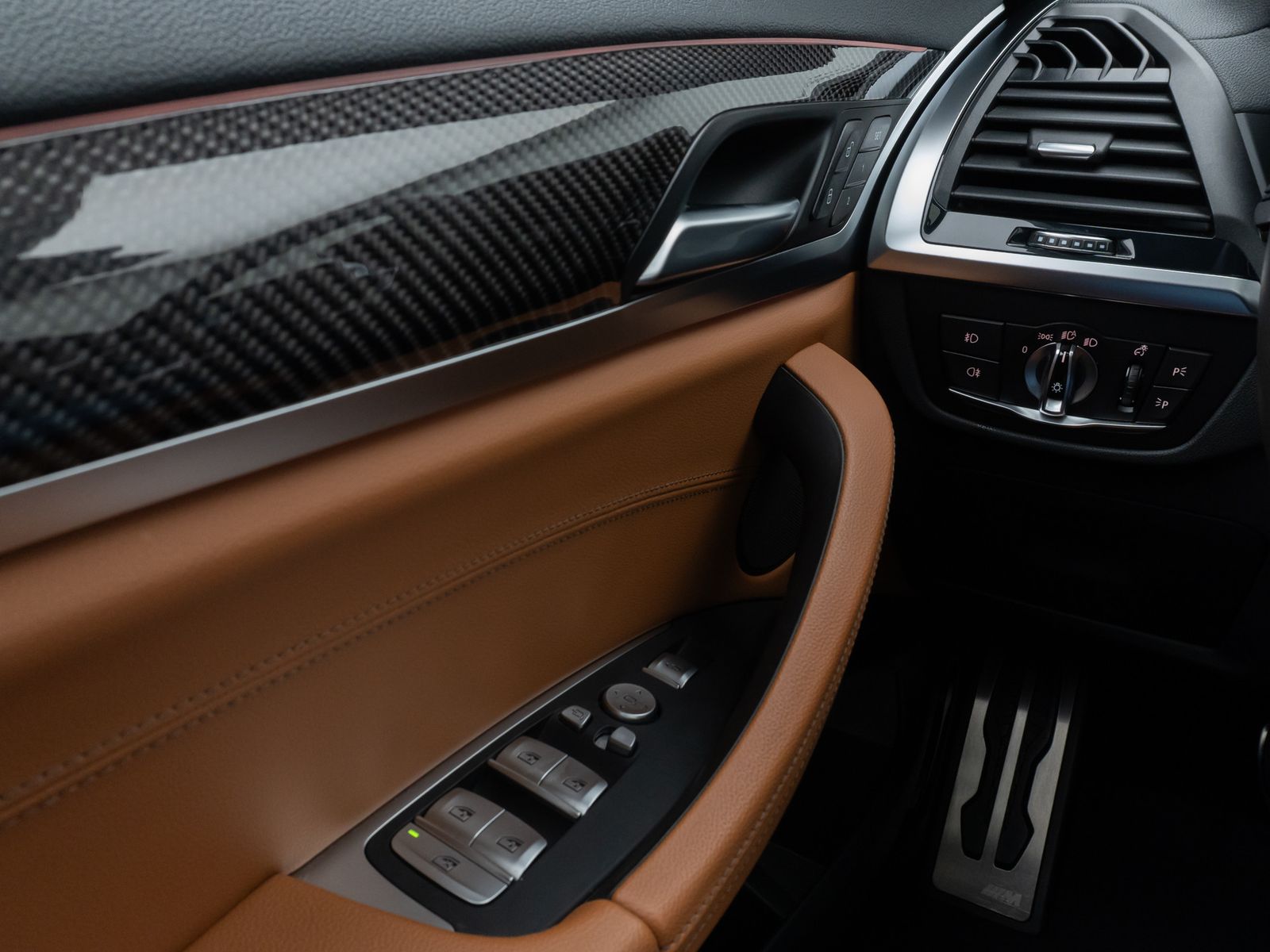 Fahrzeugabbildung BMW X3 M40d Panorama 360°HUD DAB H/K AHK Komfort 21"