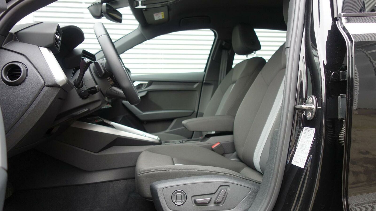 Fahrzeugabbildung Audi A3 Sportback S line 35 TDI S-tronic Business LED