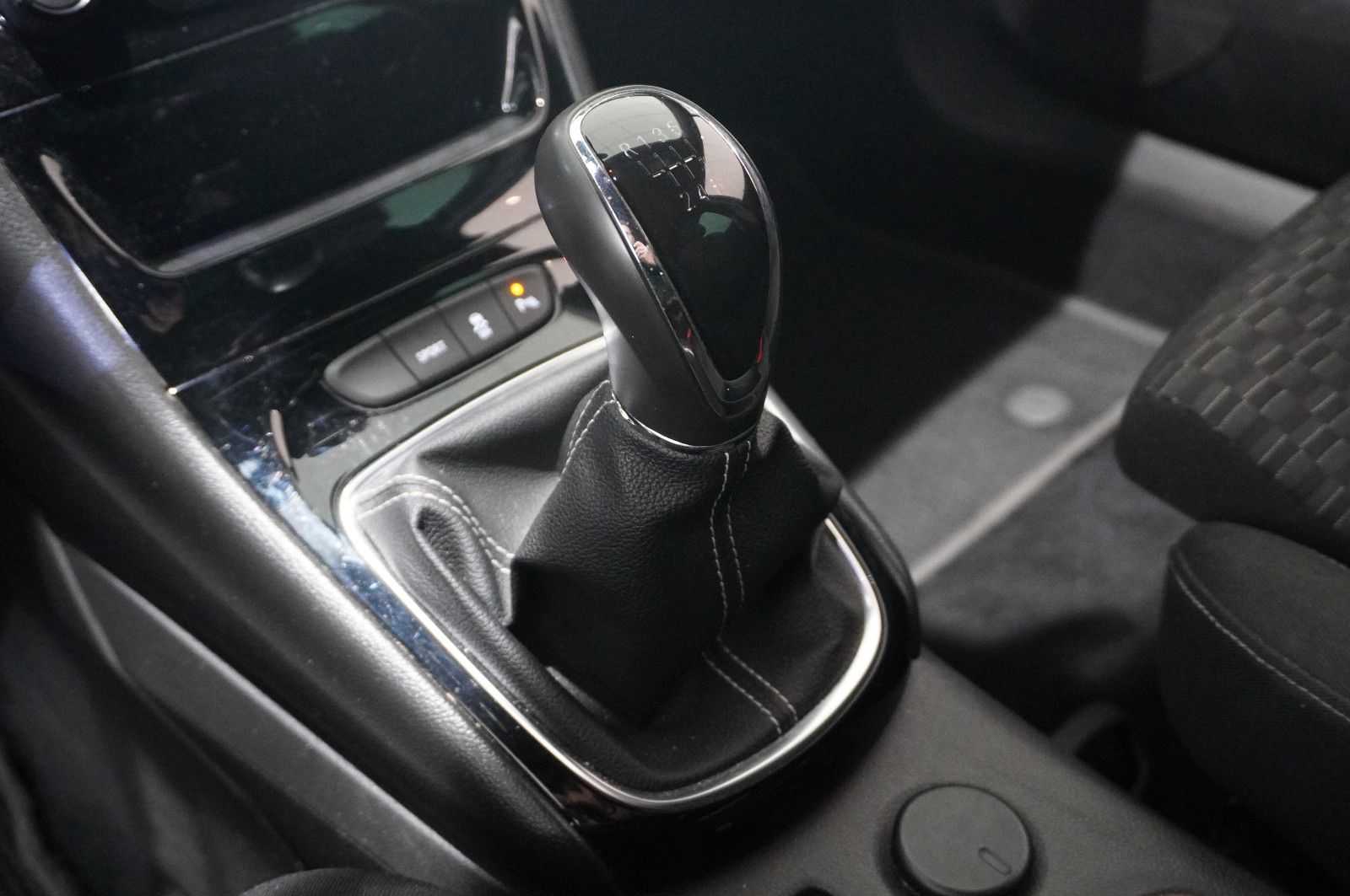 Fahrzeugabbildung Opel Astra K ST 1.4T DYNAMIC NAVI/LED/KAMERA/SPORT/SH