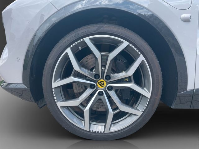 Fahrzeugabbildung Lotus Eletre R KEF Voll Carbon Gold innen