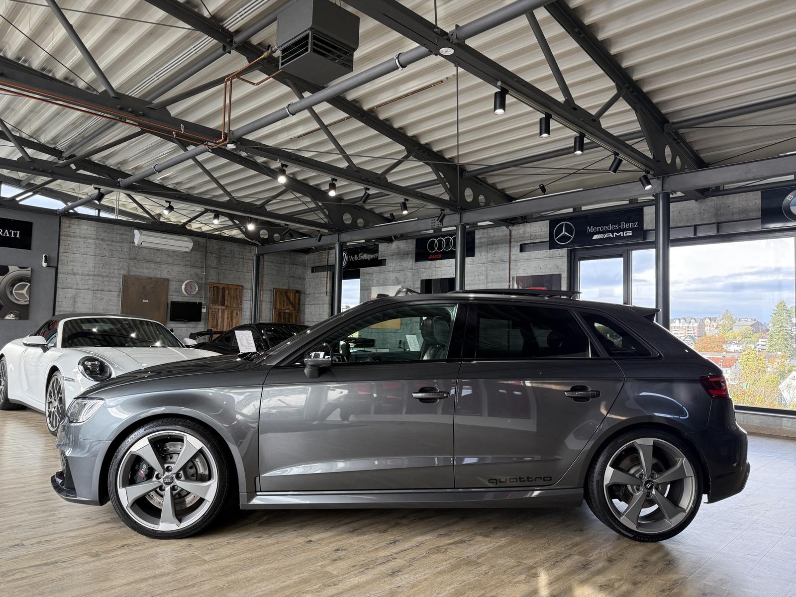 Audi RS3 2.5 TFSI quattro*PANO*KAMERA*LED*ACC*19Z.