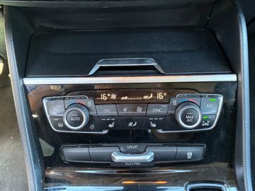BMW 218 - 11