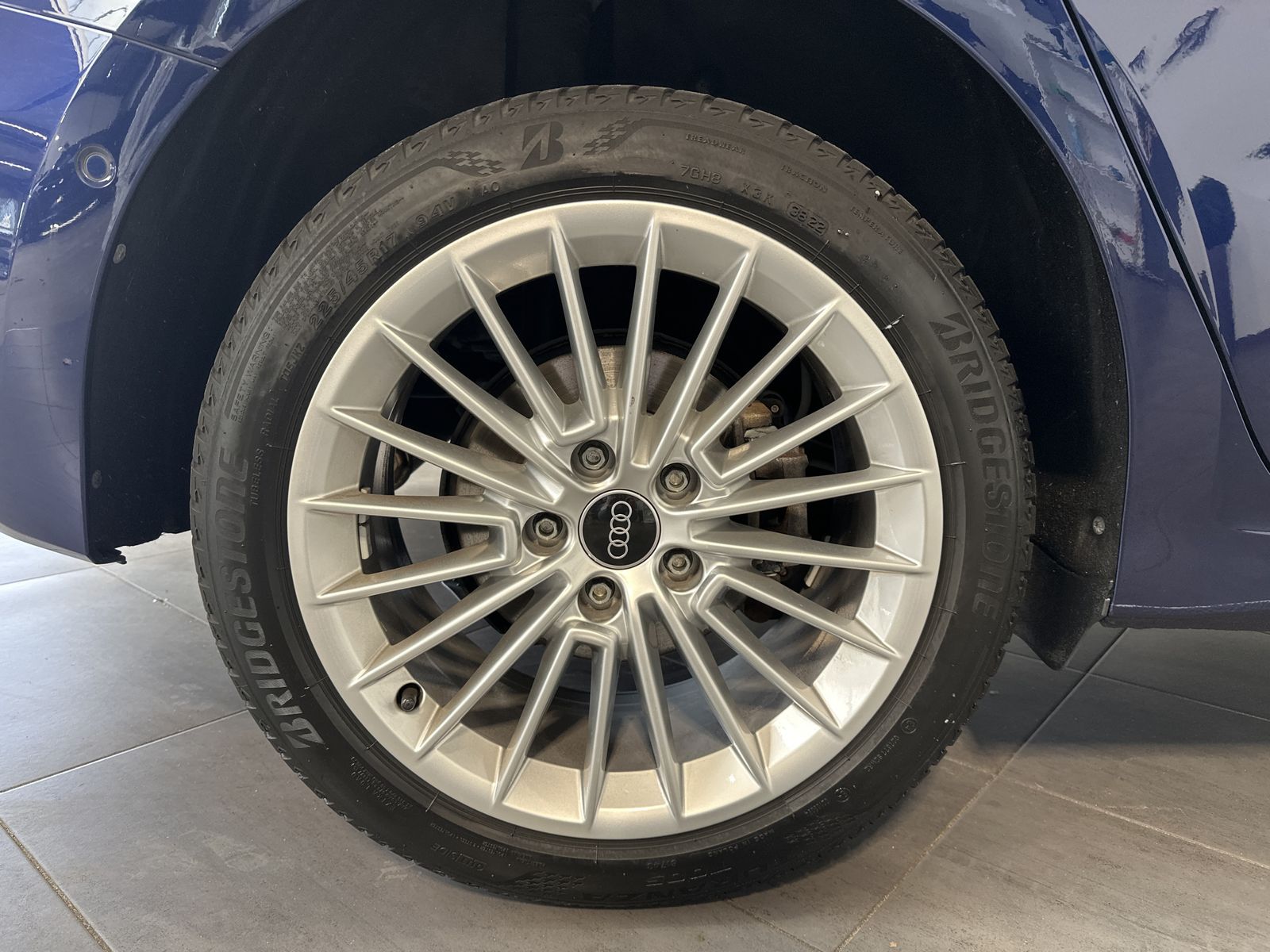 Fahrzeugabbildung Audi A3 SpB 40 TFSI e NAV+LED+PANO+CARPLAY+V-COCKPIT
