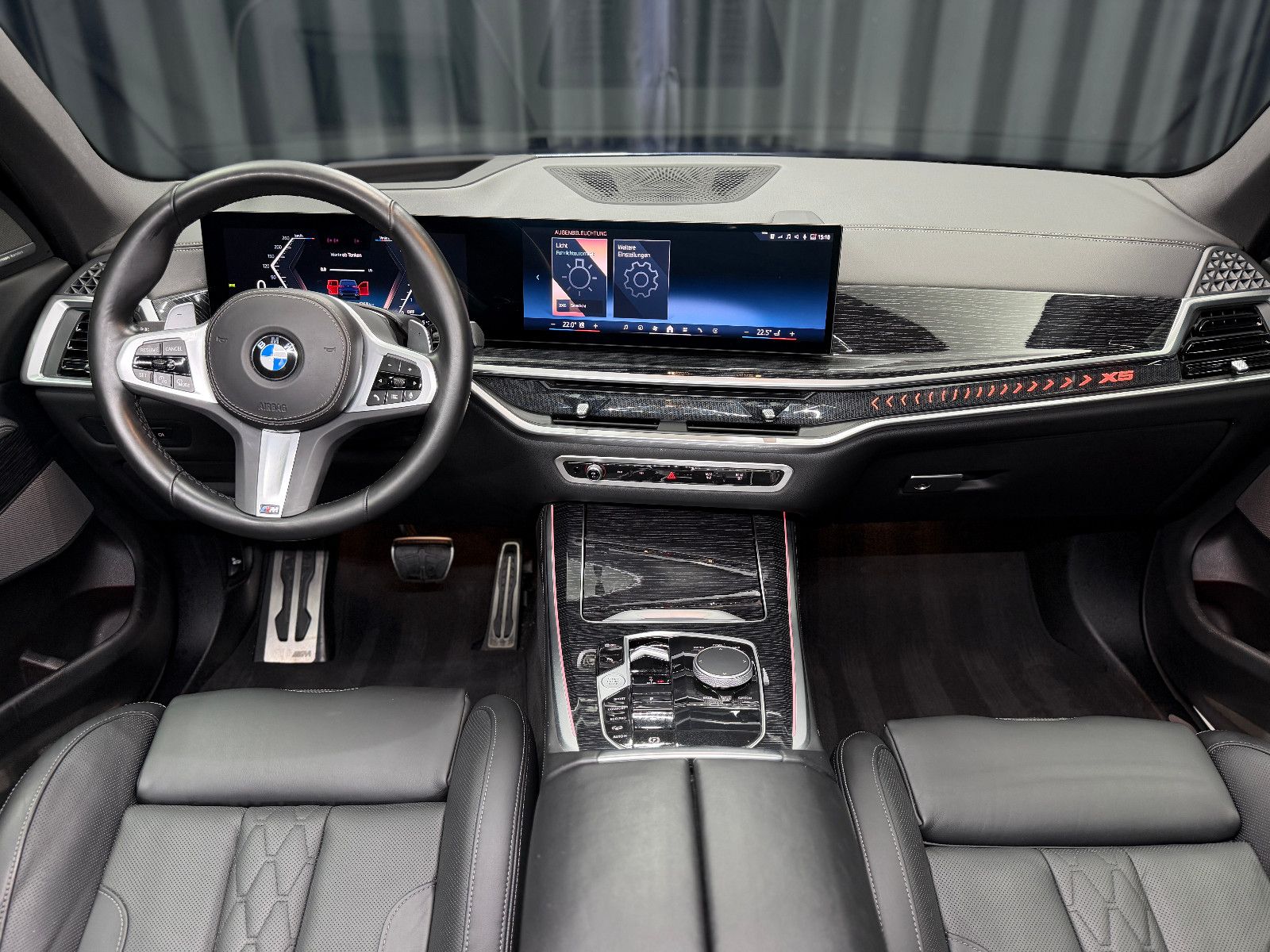 Fahrzeugabbildung BMW X5 40 d xDrive M SPORT PRO|PANO|M-SITZE|INDIVID