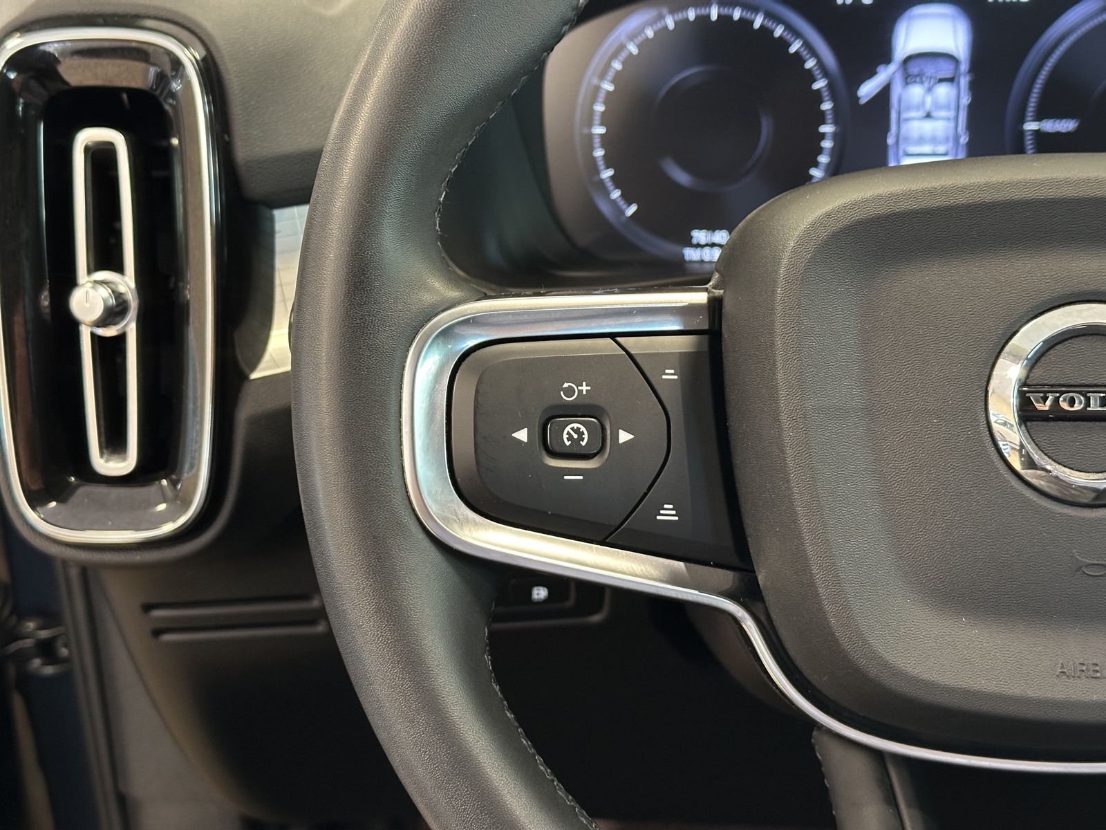Volvo XC40 Inscription Plug-In ACC AHK Harman K CAM foto 14
