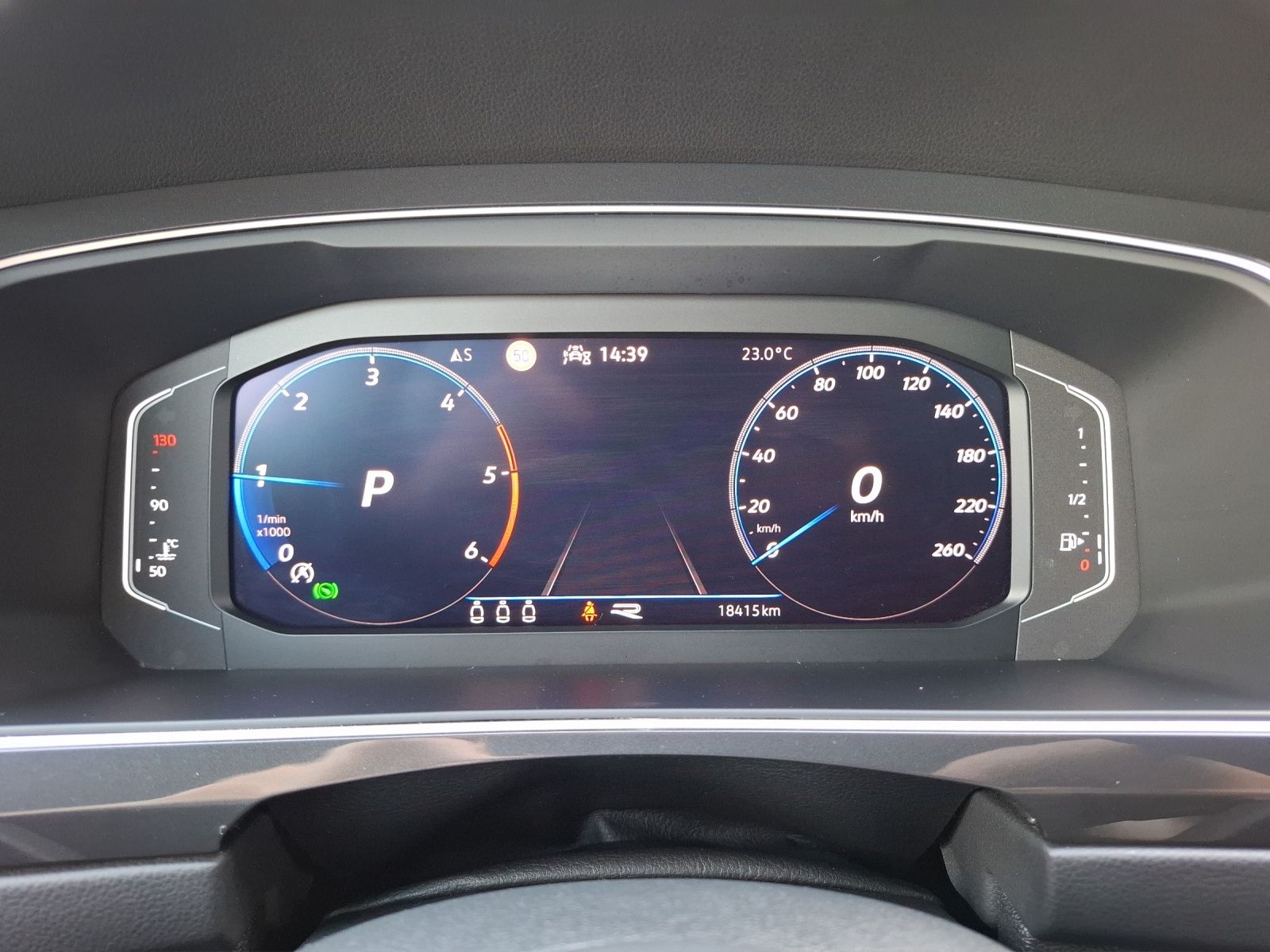 Fahrzeugabbildung Volkswagen Tiguan TDI R-Line DSG STH AHK LED AID ACC RFK 20