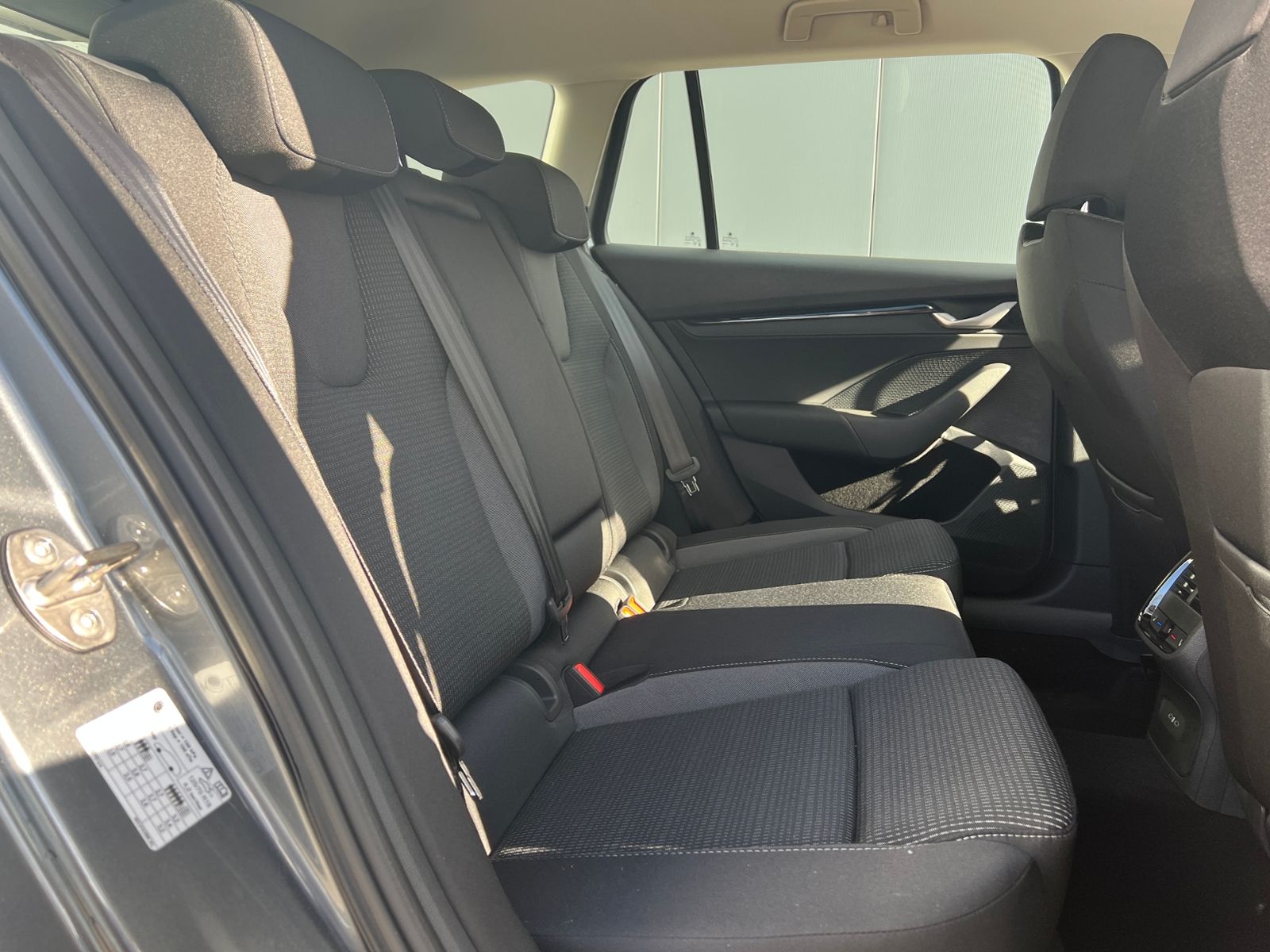 Fahrzeugabbildung SKODA Octavia Combi Selection 1.5 TSI mHEV DSG *LED, S