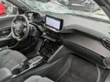 Peugeot 2008 GT-Line PureTech 130 EAT MASSAGE LED R-KAM - : Unfallwagen