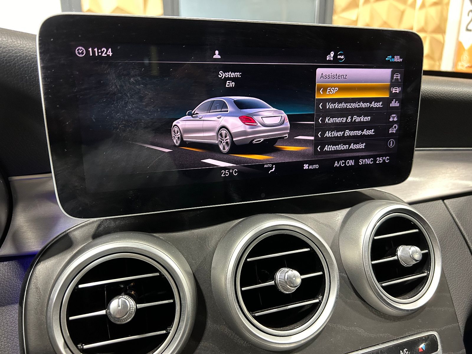 Fahrzeugabbildung Mercedes-Benz C 220 d/AMG-PAKET/PANO/ACC/360°/APPLE