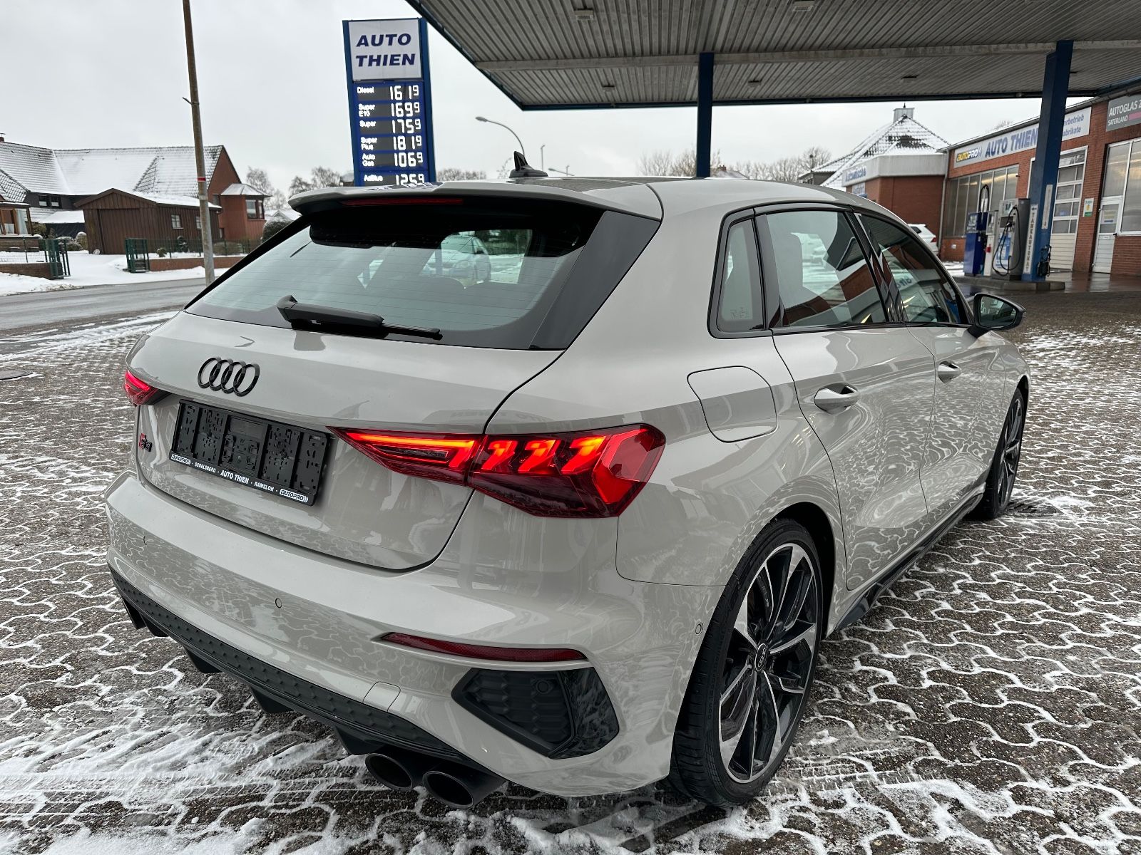 Fahrzeugabbildung Audi S3 Sportback 2.0 TFSI quattro Matrix/Business