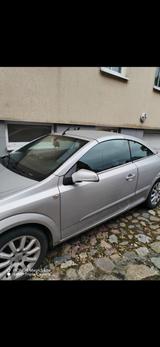 Opel Astra twin top enjoy 1.9cdi - Opel Astra Twin top mit Diesel-Antrieb