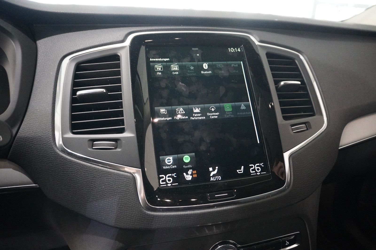 Fahrzeugabbildung Volvo XC 90 B5 D MOMENTUM PRO NAVI/LED/VIRTU/LEDER/AHK