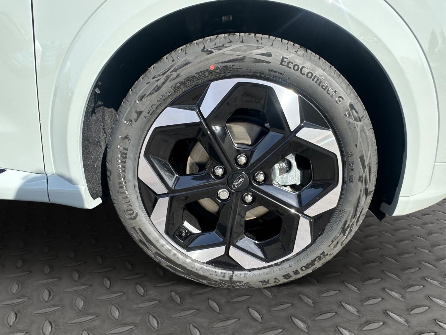 Fahrzeugabbildung Ford Puma ST-Line X Navi B&O LED El. Heckklappe