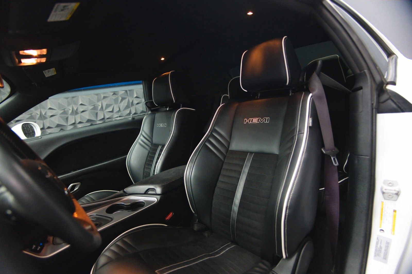 Fahrzeugabbildung Dodge Challenger 5.7 V8 R/T SRT Style *LED*20 Zoll*